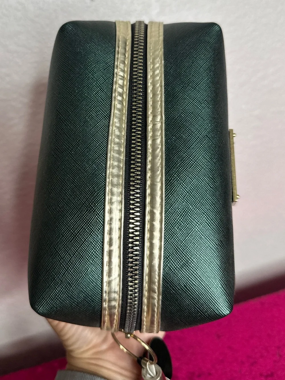 NEW wTAGS 🏷️ NICOLE MILLER Cosmetic Pouch, Attached Vanity Miller, Gold Hardware